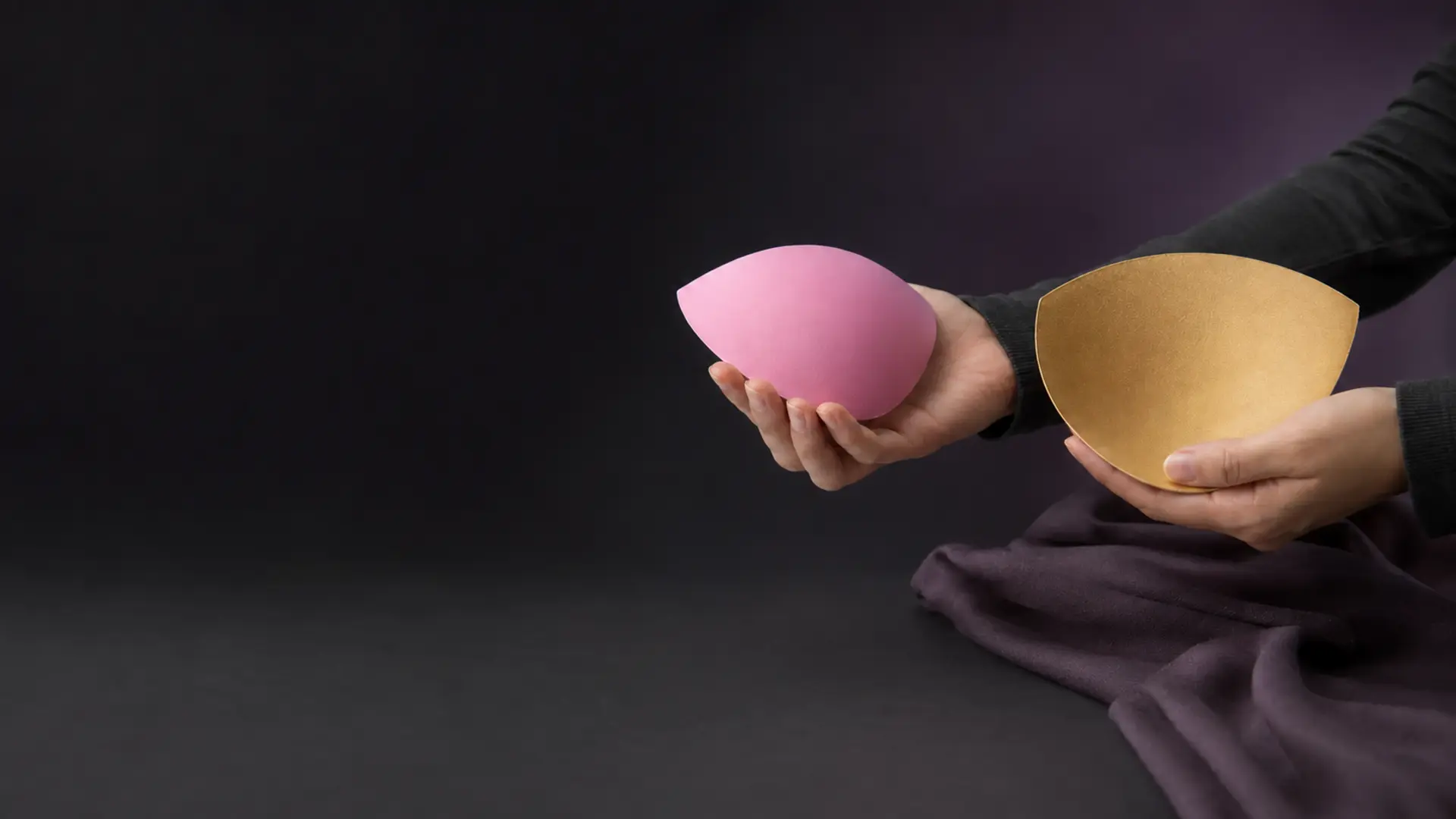 Pembe ve altın renkli sütyen kabı ürünleri